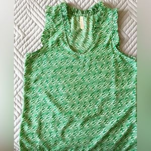 ⭐️ Teenplo White & Green Sleeveless Blouse